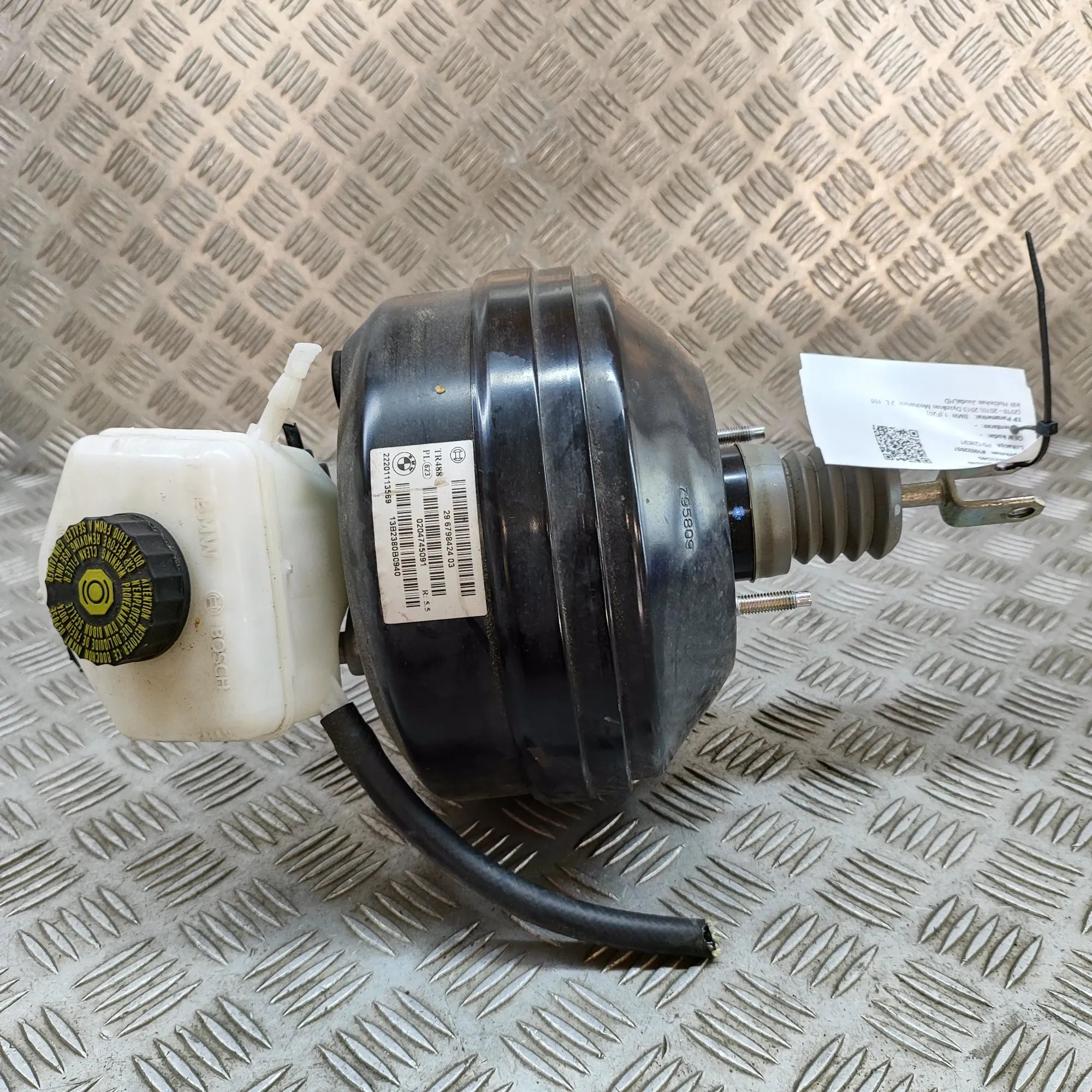BMW 1 (E81 / E82 / E87 / E88) Brake Servo Booster Brake Servo Booster — BMW 1 F20 (2010-2019) — 6...