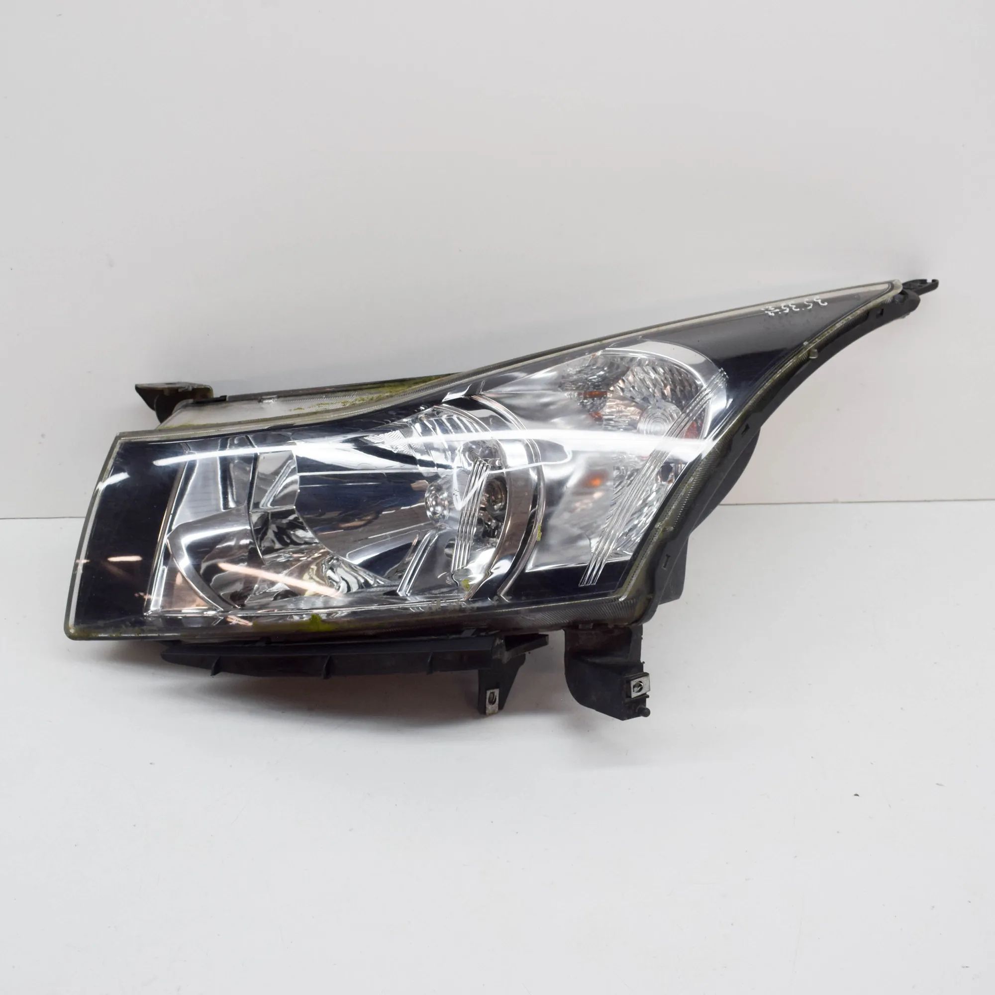 Chevrolet Cruze Front Left Headlight Front Left Headlight — CHEVROLET CRUZE Hatchbac...