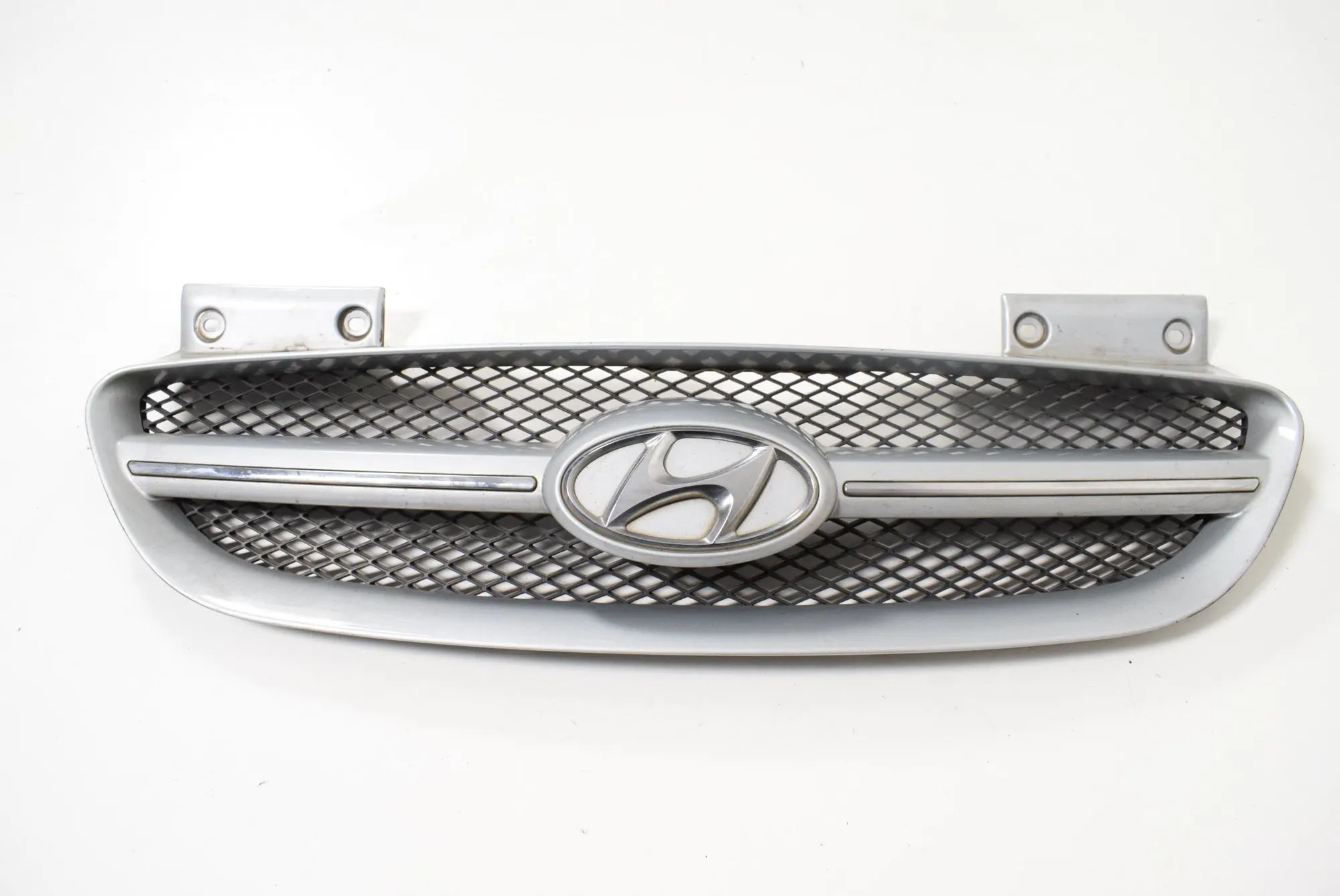 Hyundai Getz Upper grille — front