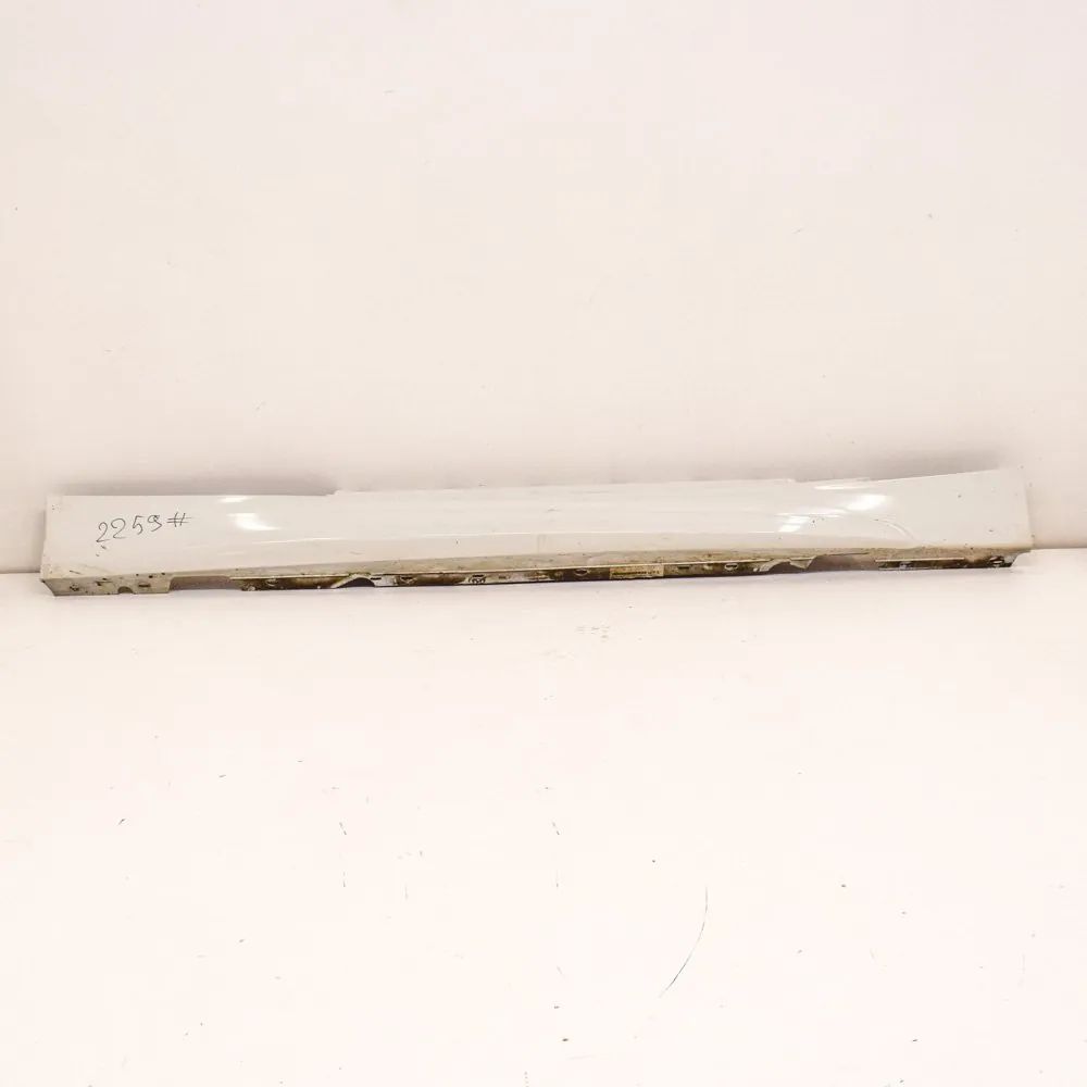 BMW 1 (E81 / E82 / E87 / E88) Right Side Plastic Sideskirt Cover Right Side Plastic Sideskirt Cover — BMW 1 Cabr...