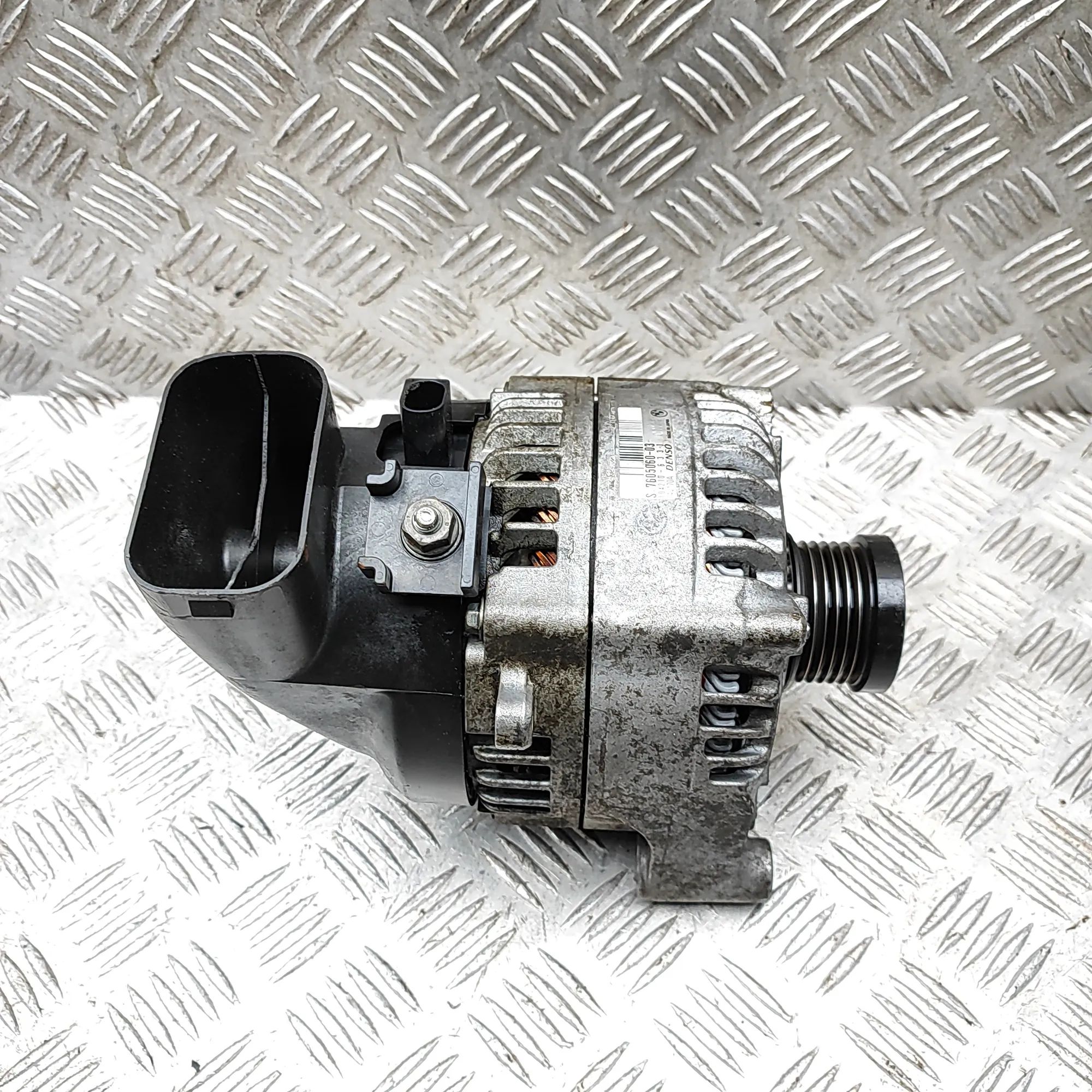 BMW 1 (E81 / E82 / E87 / E88) Alternator Alternator — BMW 1 F20 (2010-2019) — 7605060,10...