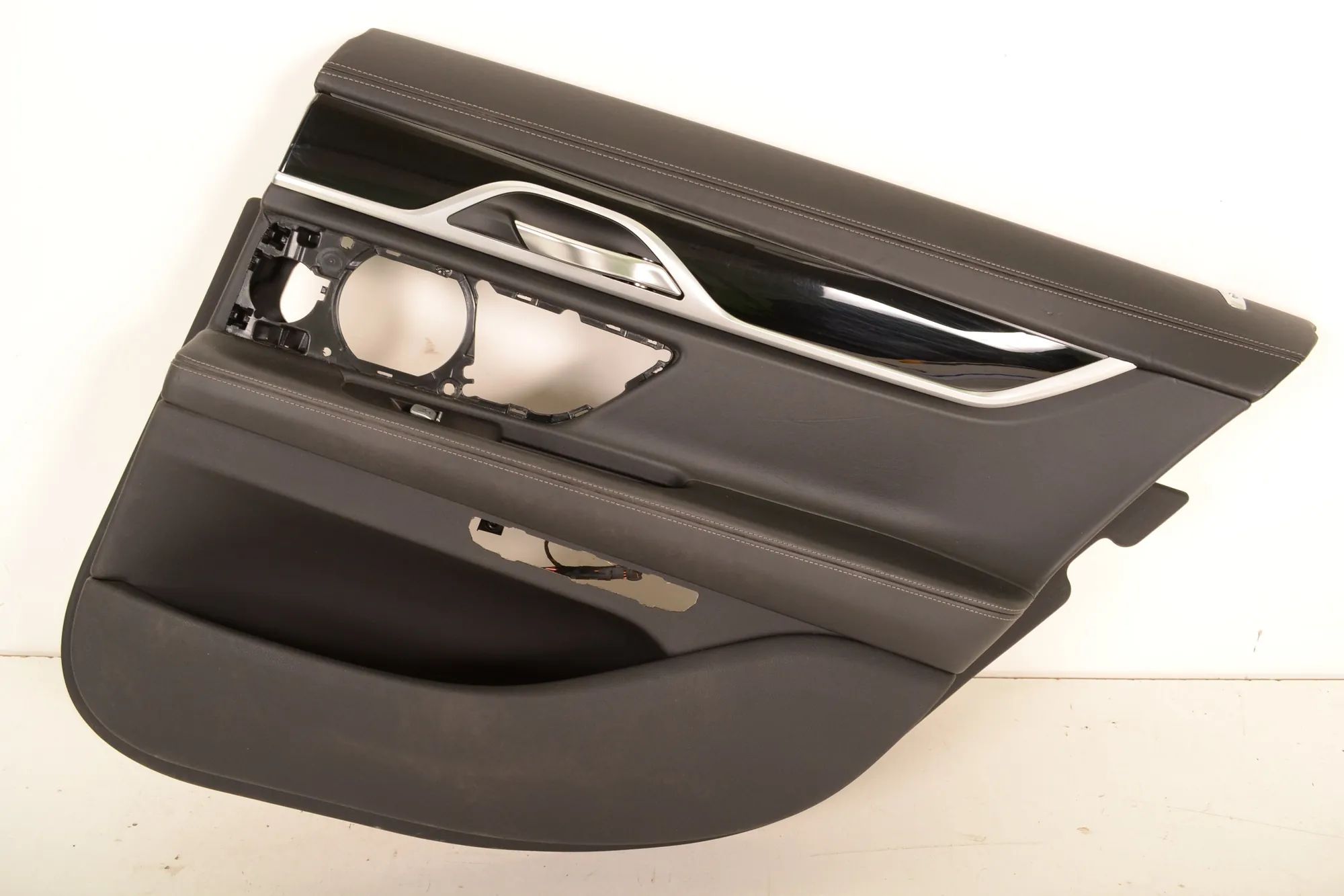 BMW 7 (G11 / G12) Rear Right Door Panel Rear Right Door Panel — BMW 7 G11, G12 (2014-20...