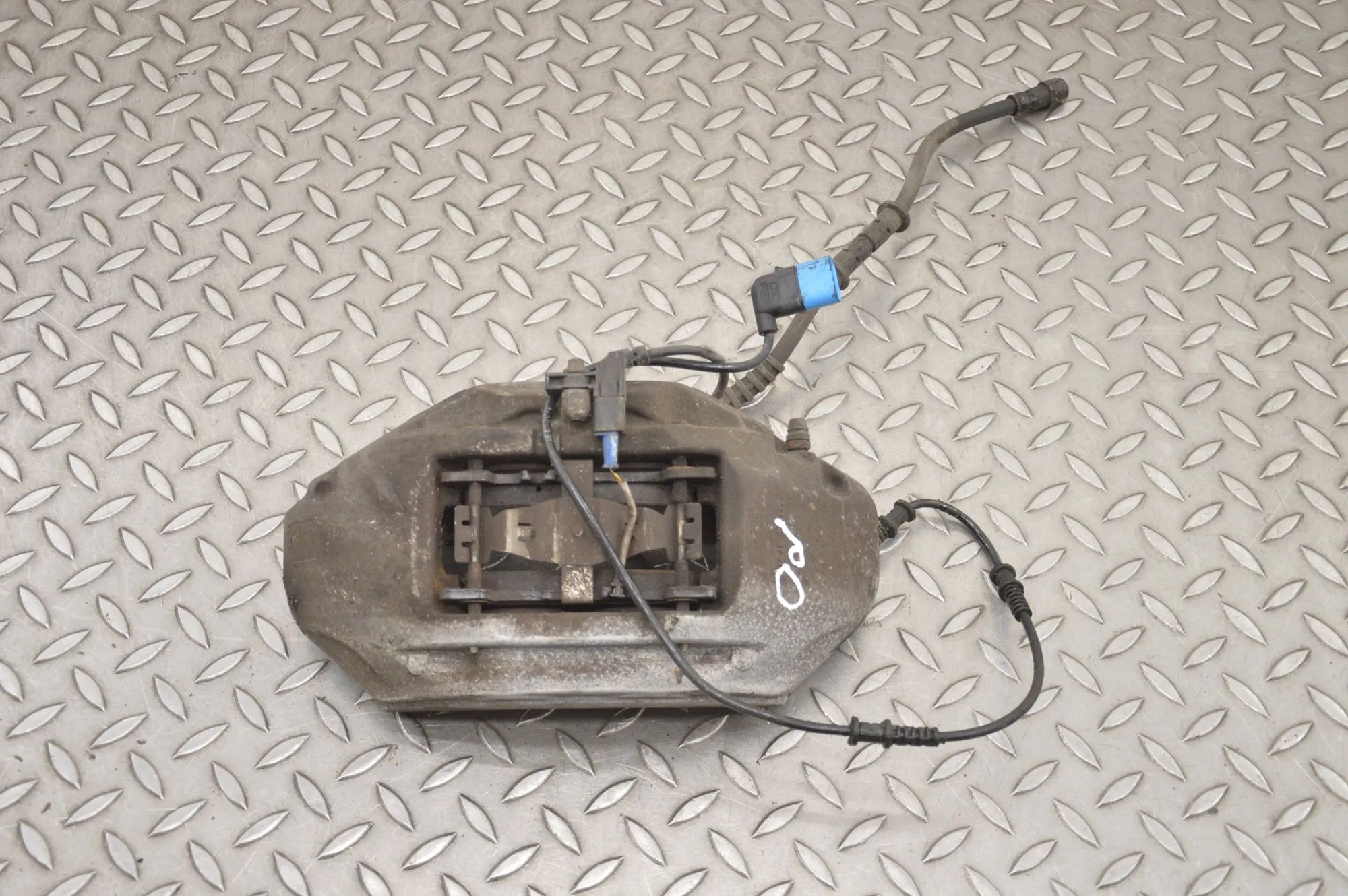 Mercedes-Benz A (W176) Brake caliper — front right Brake caliper — front right — MERCEDES BENZ S-C...