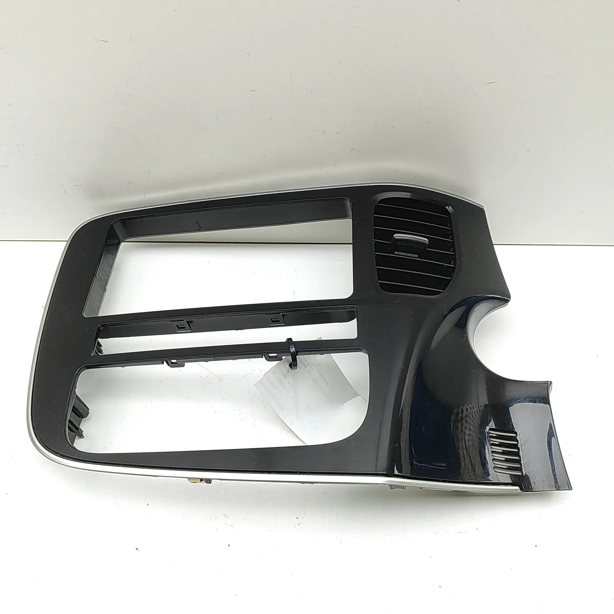 Mitsubishi Outlander Audio unit trim Audio unit trim — MITSUBISHI OUTLANDER III GG_W...