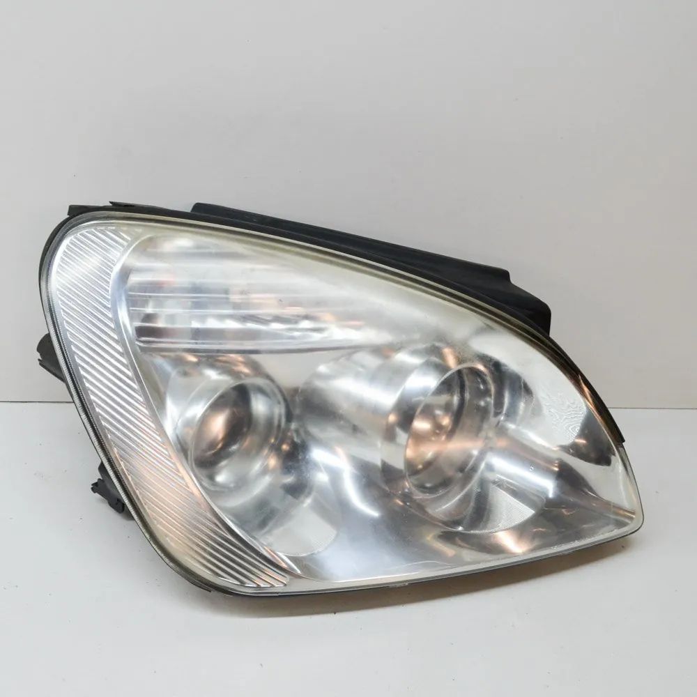 Kia Carens Front Right Headlight Front Right Headlight — KIA CARENS III UN (2006...