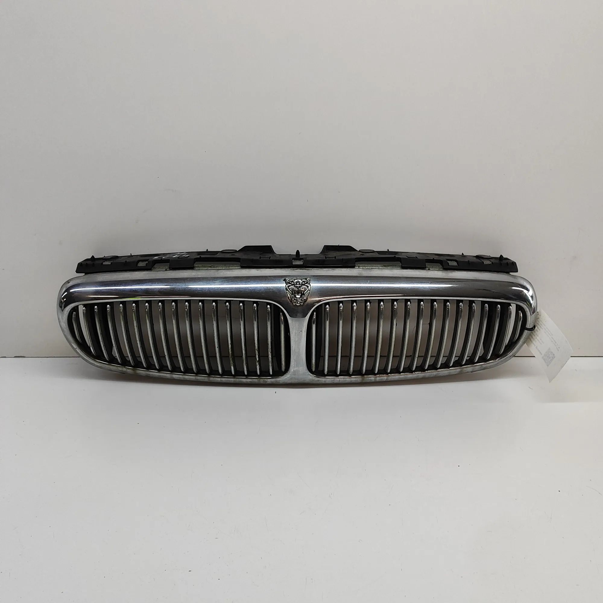 Jaguar X-Type Radiator Grille Radiator grille — JAGUAR X-TYPE Estate X400 (20...