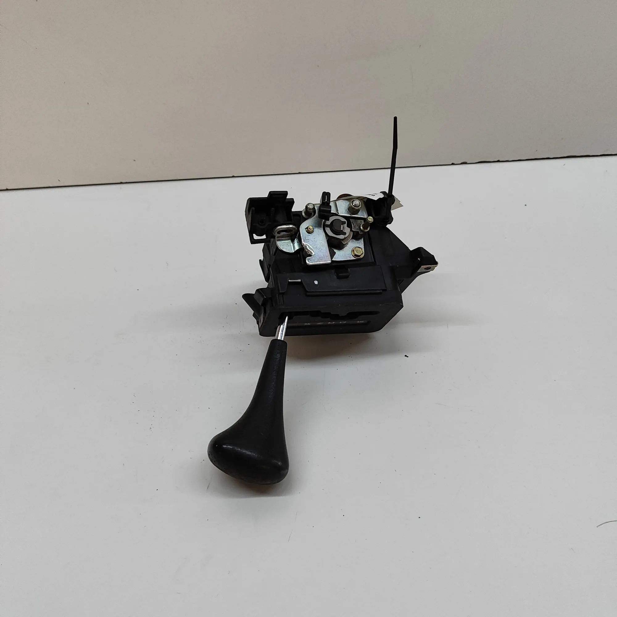 Mercedes-Benz 200 - 500 / E (W124) Gear Shifting Mechanism Gear Shifting Mechanism — MERCEDES BENZ E-CLASS...