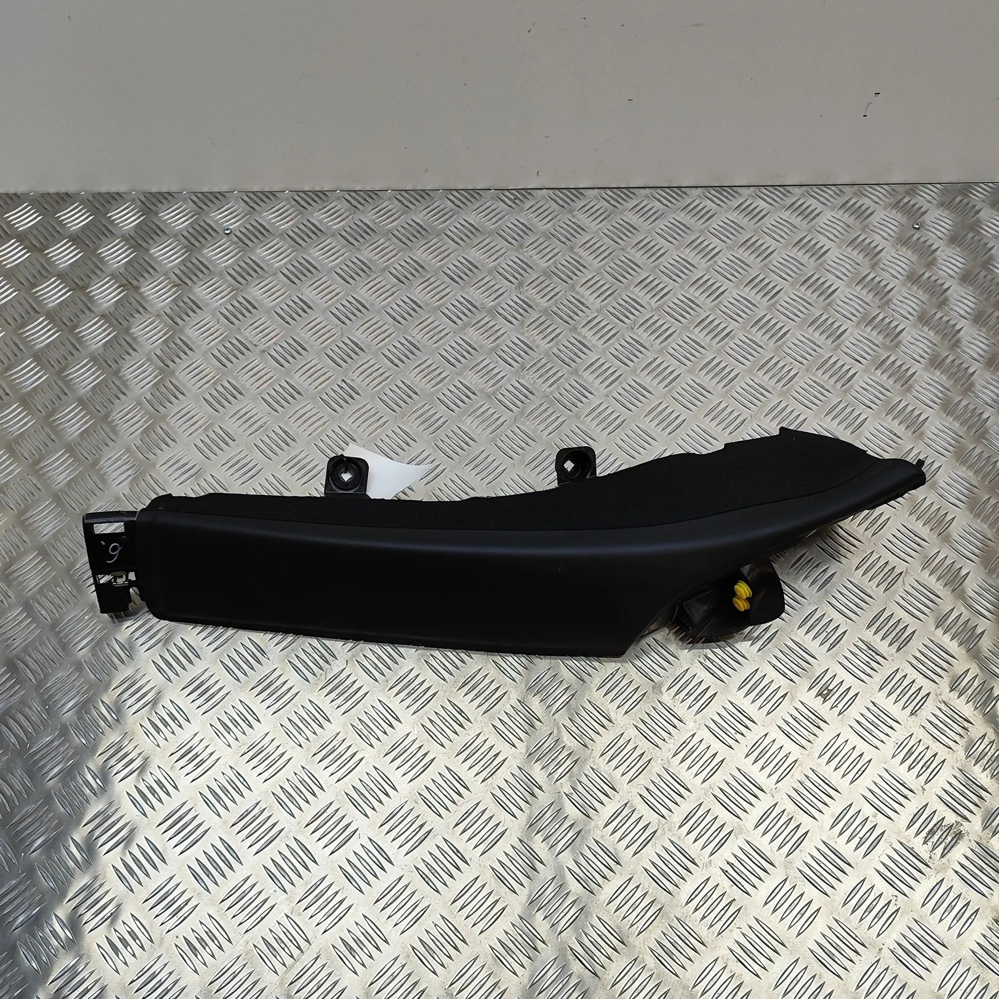 BMW 7 (G11 / G12) Rear Left Seat Trim Rear Left Seat Trim — BMW 7 G11, G12 (2014-2022...