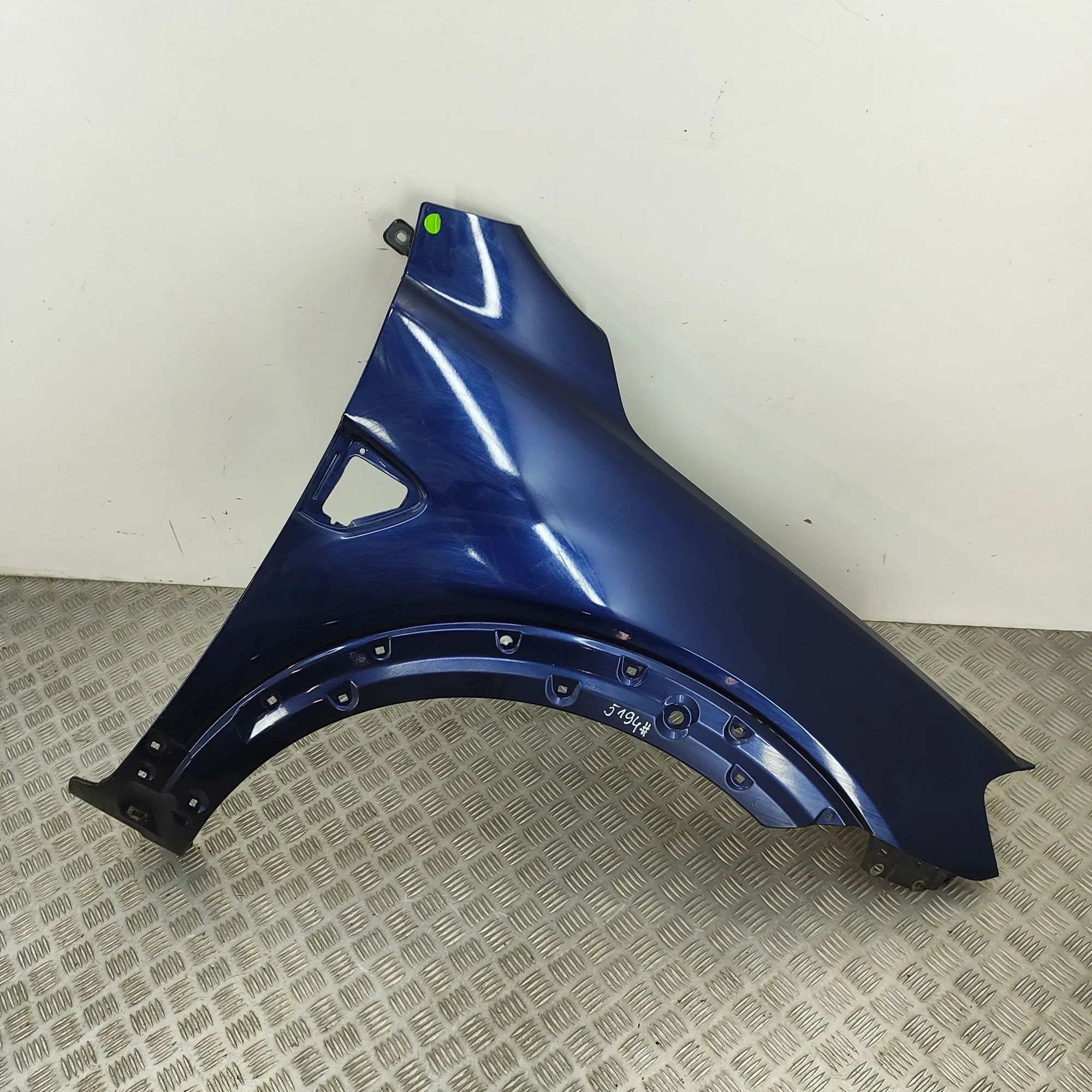 Chevrolet Captiva Front Right Fender Front Right Fender — CHEVROLET CAPTIVA C100, C1...
