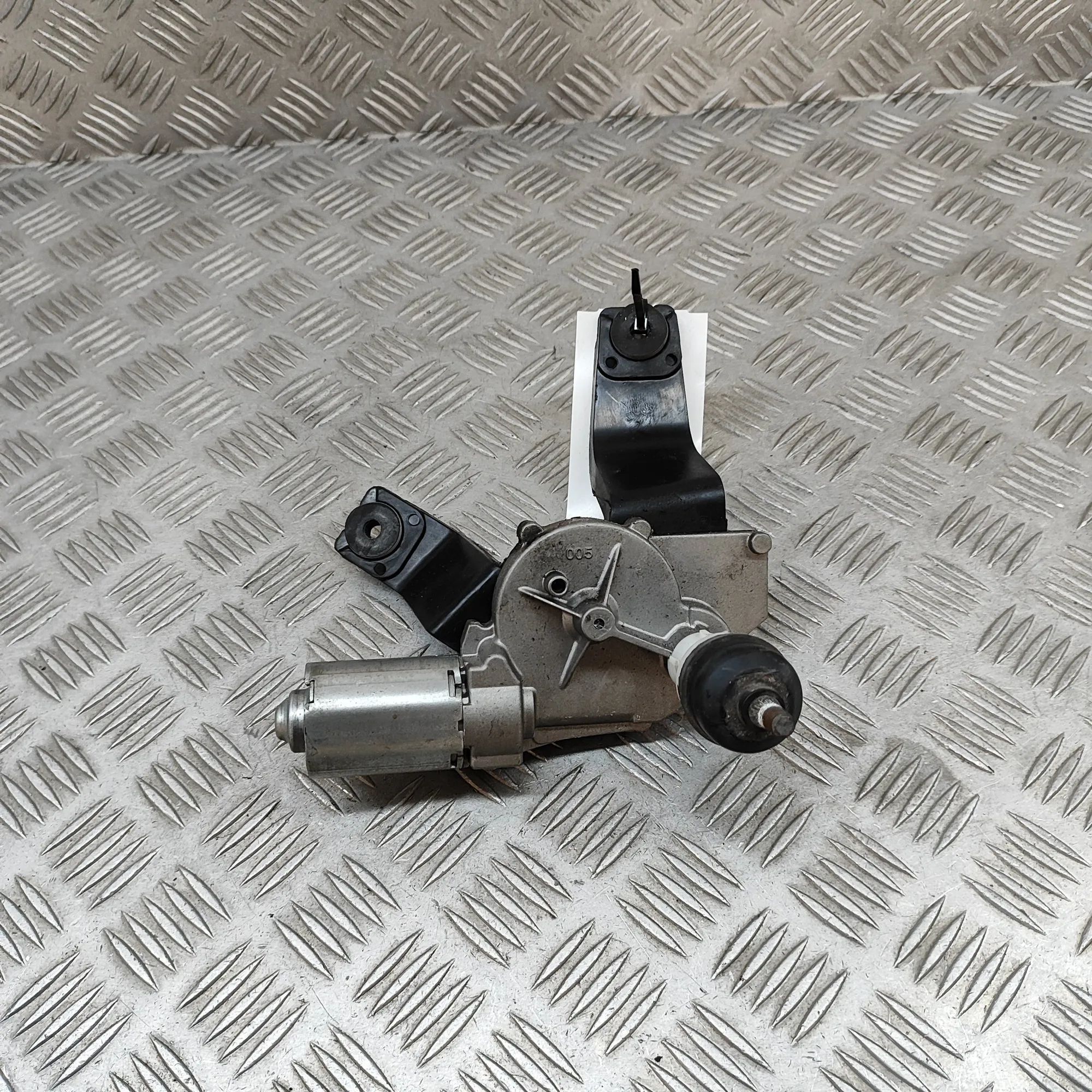 Kia Carnival Мотор стеклоочистителя Tailgate wiper motor — KIA CARNIVAL / GRAND CAR...