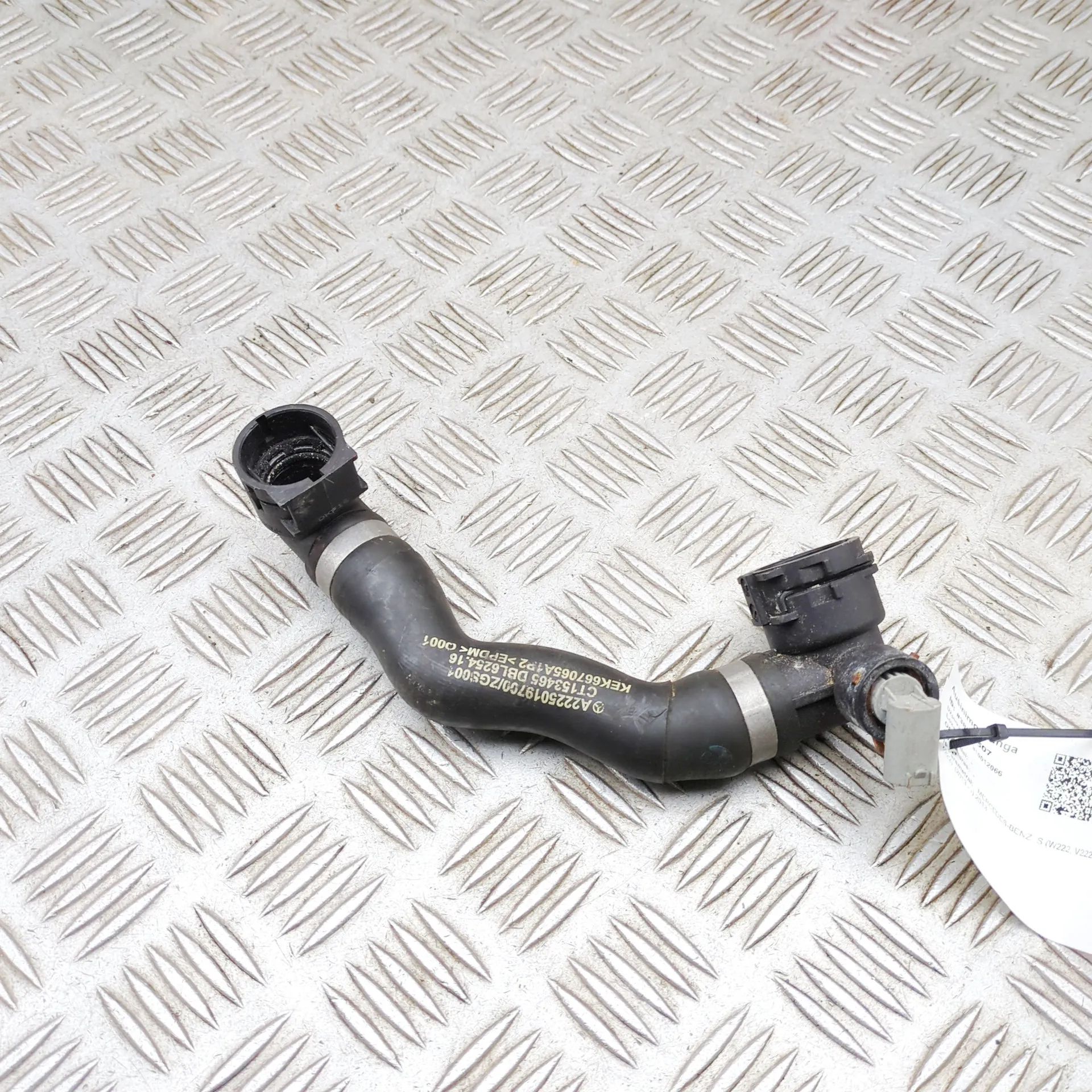 Mercedes-Benz A (W176) Шланг системы охлаждения Coolant hose — MERCEDES BENZ S-CLASS (W222) (20...