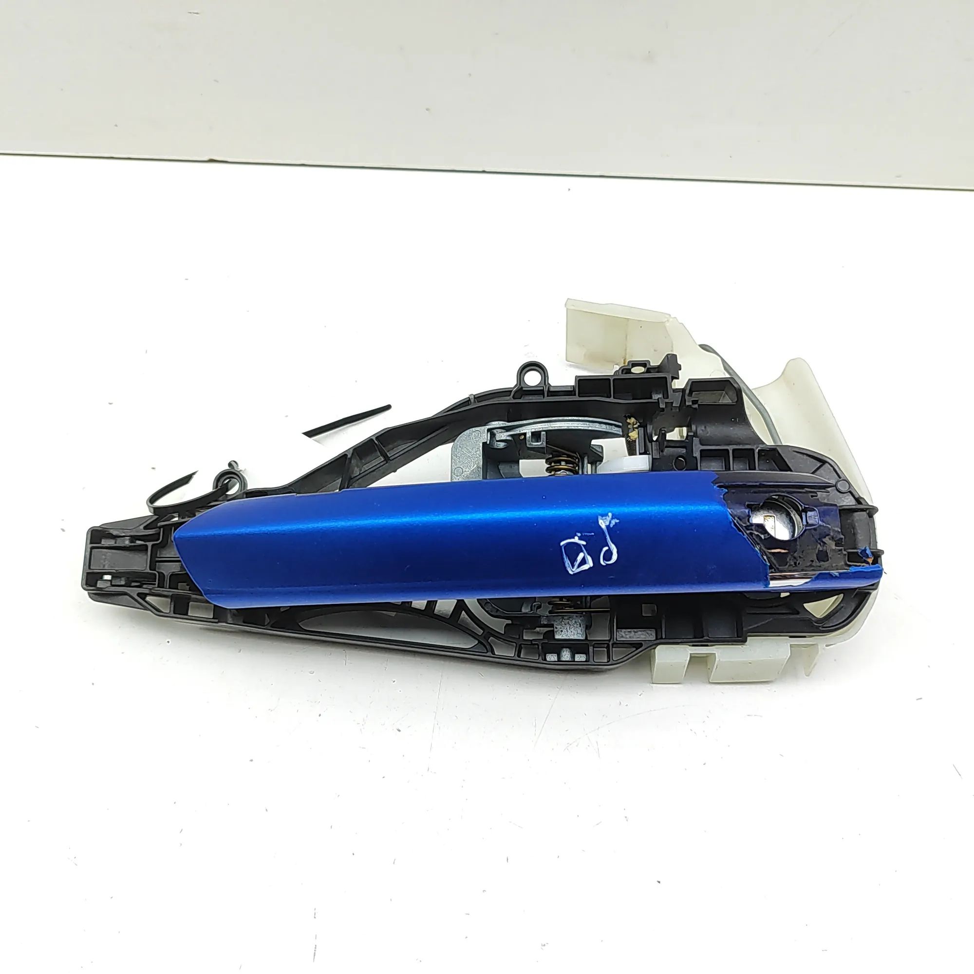 BMW 7 (G11 / G12) Front Right Door Exterior Handle Front Right Door Exterior Handle — BMW 7 G11, G...