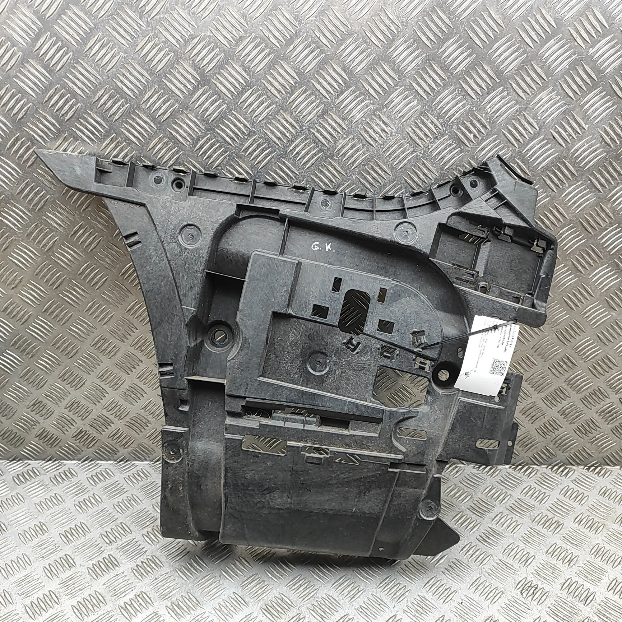 BMW 7 (G11 / G12) Rear Left Bumper Bracket Rear Left Bumper Bracket — BMW 7 G11, G12 (2014...