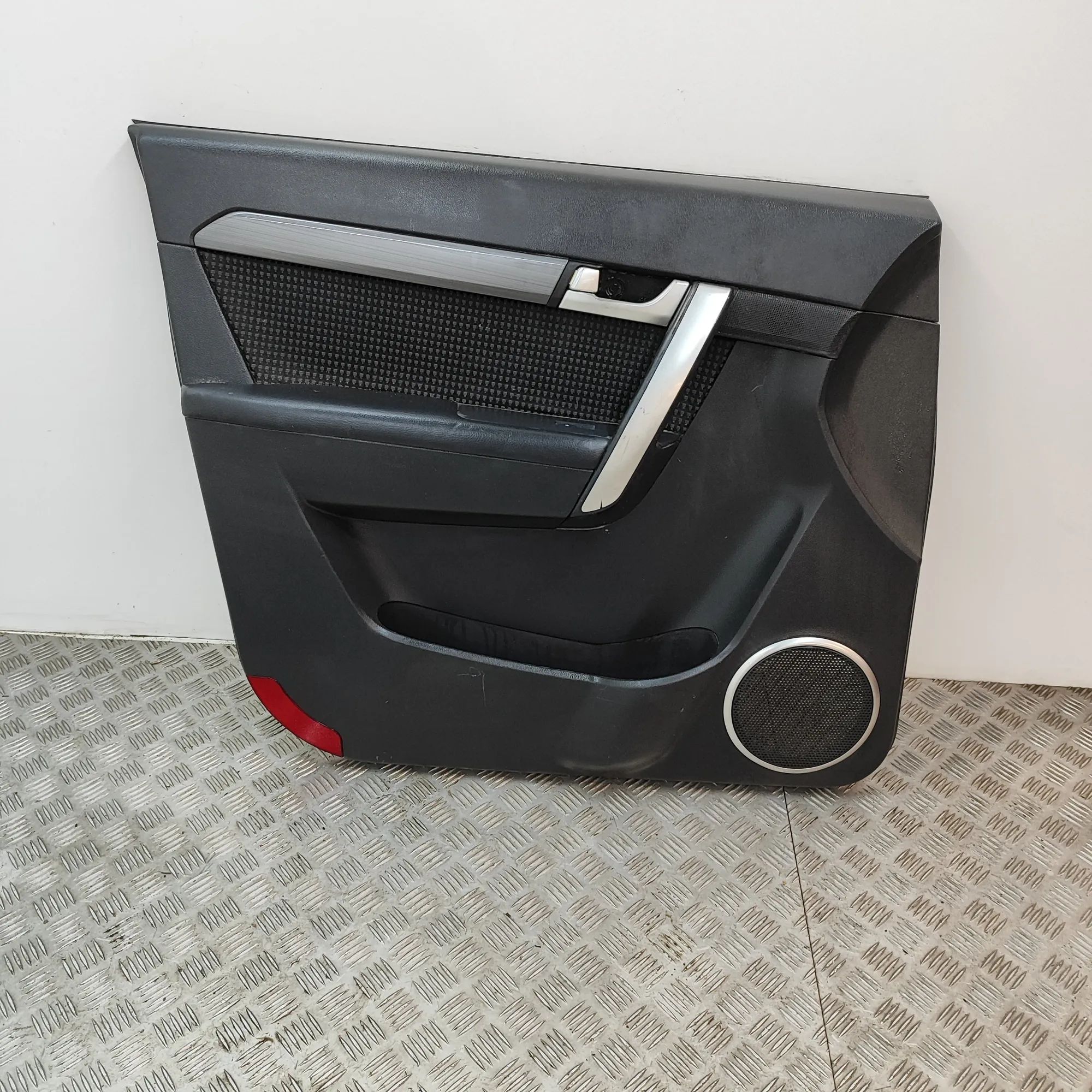 Chevrolet Captiva Front Left Door Panel Front Left Door Panel — CHEVROLET CAPTIVA C100,...