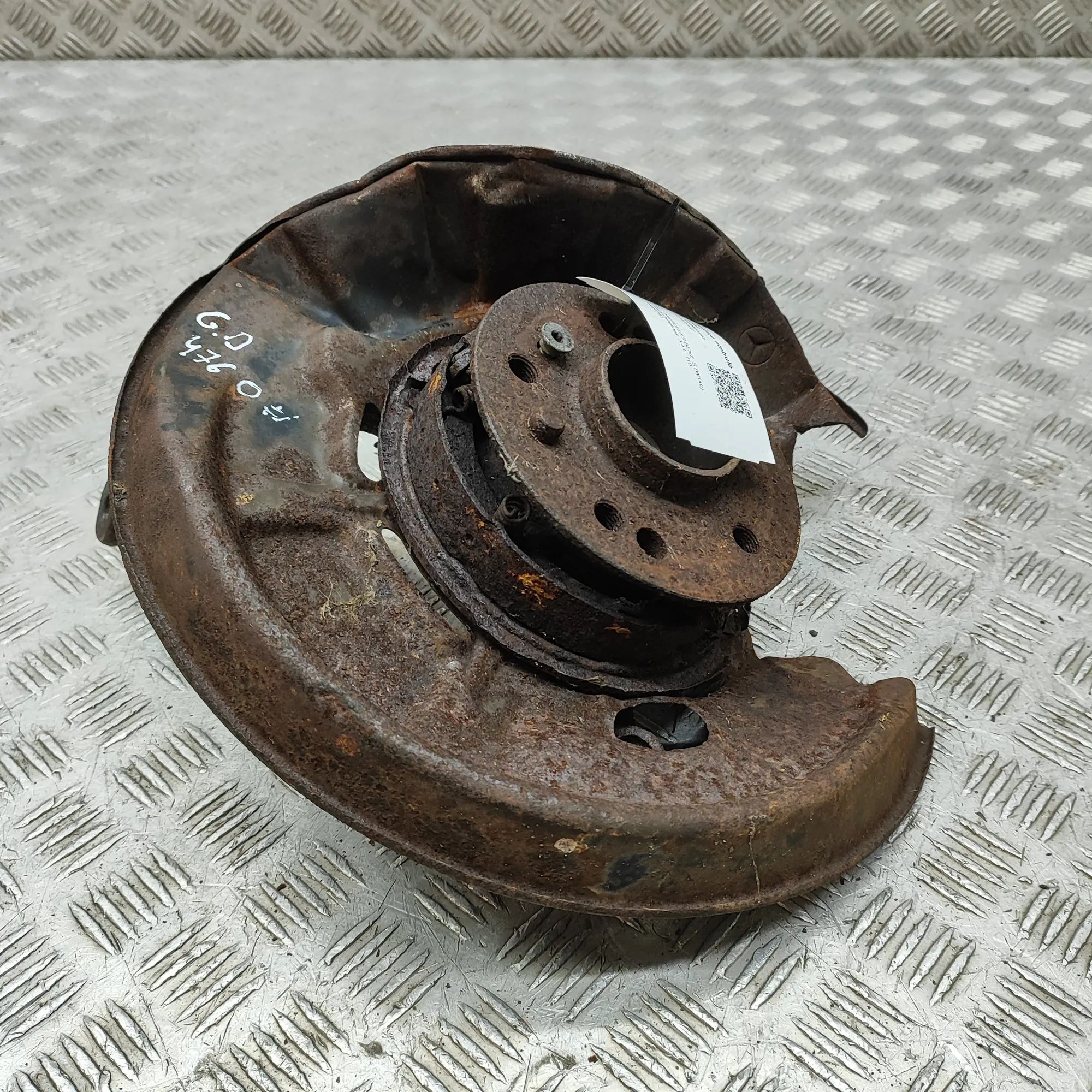 Mercedes-Benz 200 - 500 / E (W124) Rear Right Wheel Hub Rear Right Wheel Hub — MERCEDES BENZ S-CLASS (W...