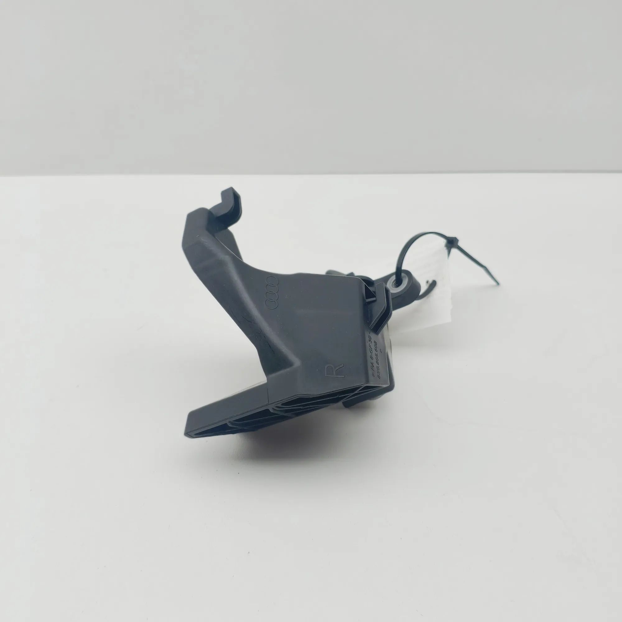 Audi TT (8S) Right Headlight Bracket Right Headlight Bracket — AUDI TT Roadster FV9 ...