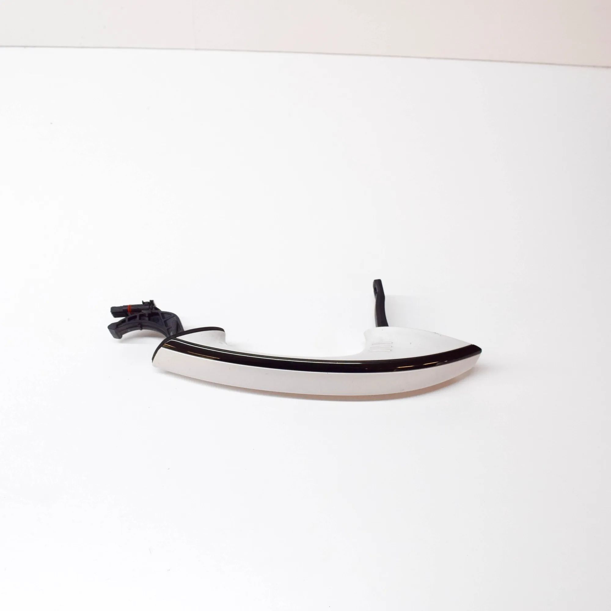 BMW 7 (G11 / G12) Rear Left Door Exterior Handle Rear Left Door Exterior Handle — BMW 7 G11, G12...
