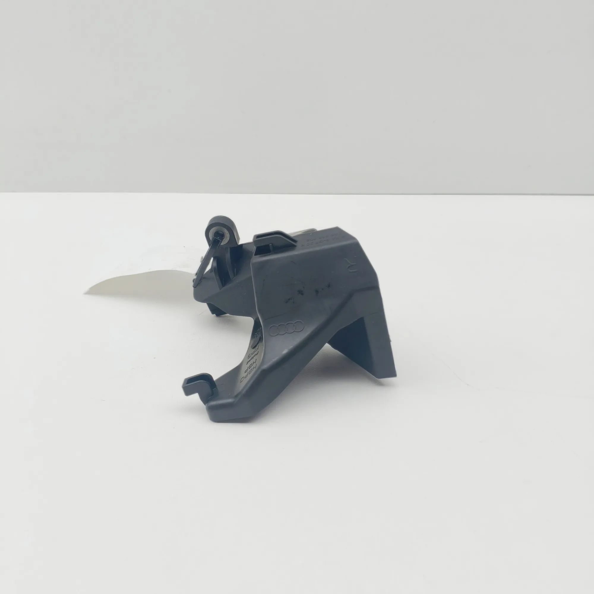 Audi TT (8S) Right Headlight Bracket Right Headlight Bracket — AUDI TT Roadster FV9 ...