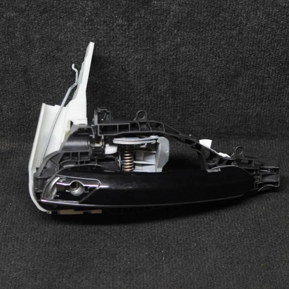 BMW 7 (G11 / G12) Front Left Door Exterior Handle Front Left Door Exterior Handle — BMW 7 G11, G1...