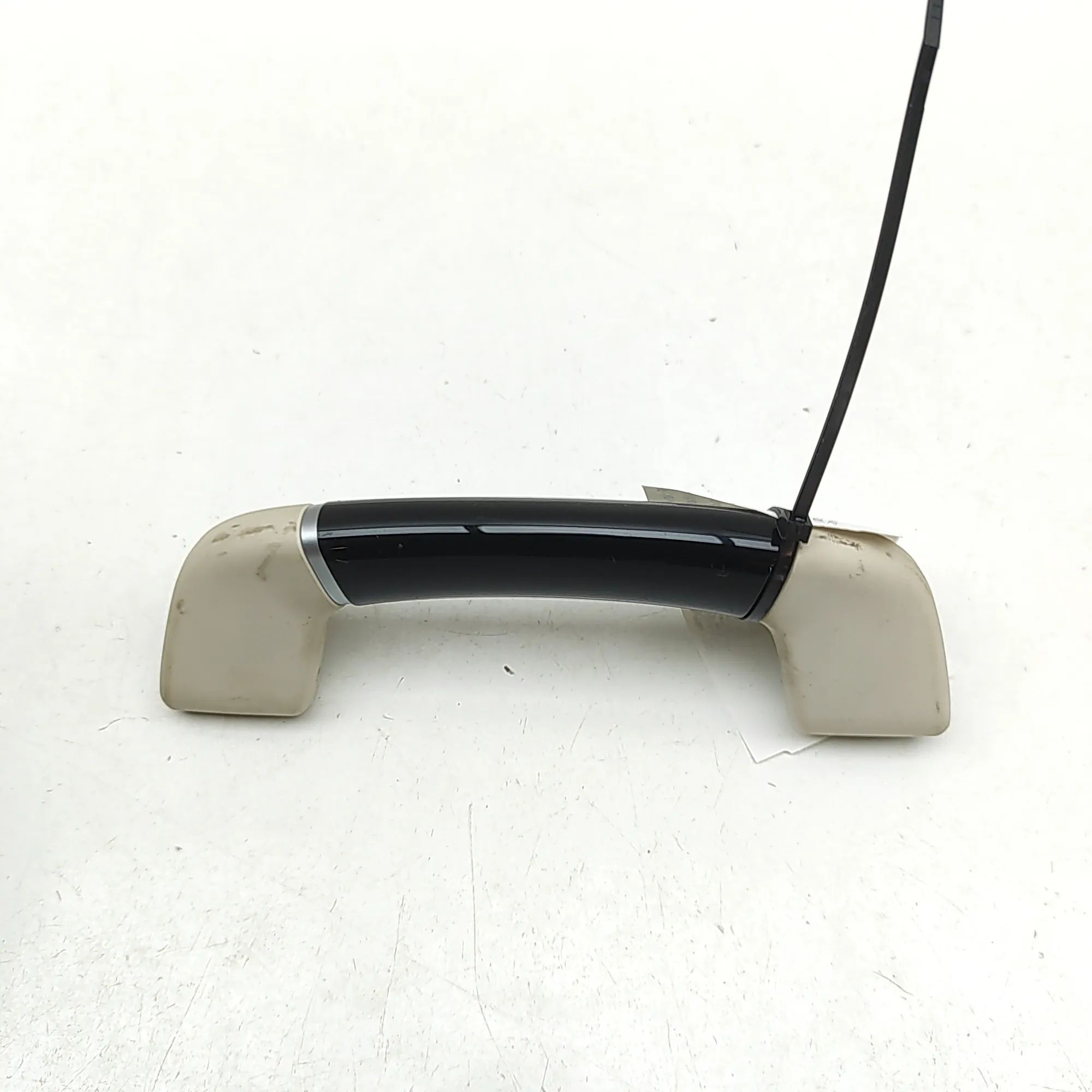 BMW 7 (G11 / G12) Roof grab handle — front right Roof grab handle — front right — BMW 7 G11, G12...