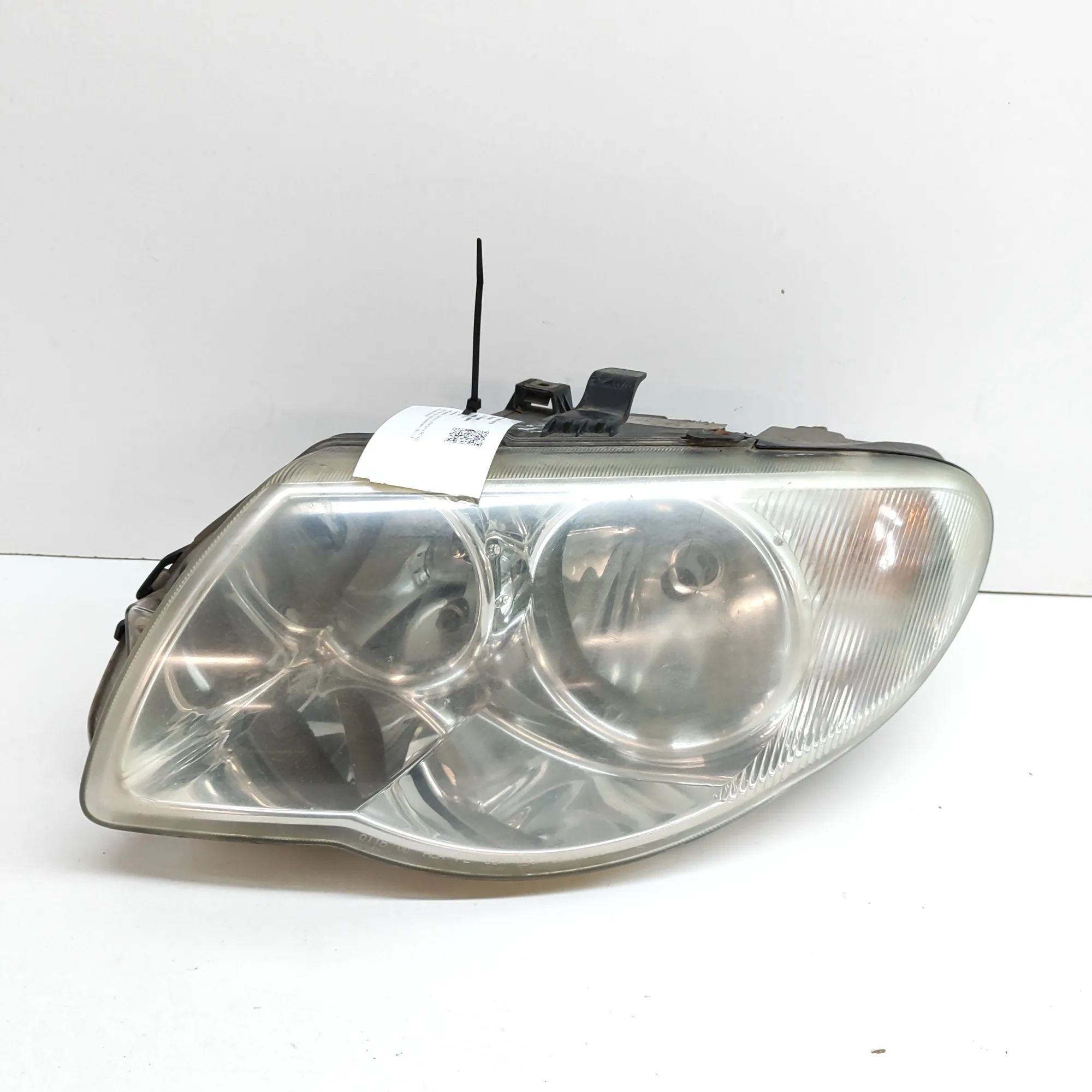 Chrysler Voyager / Town & Country Front Left Headlight Front Left Headlight — CHRYSLER VOYAGER IV RG, ...