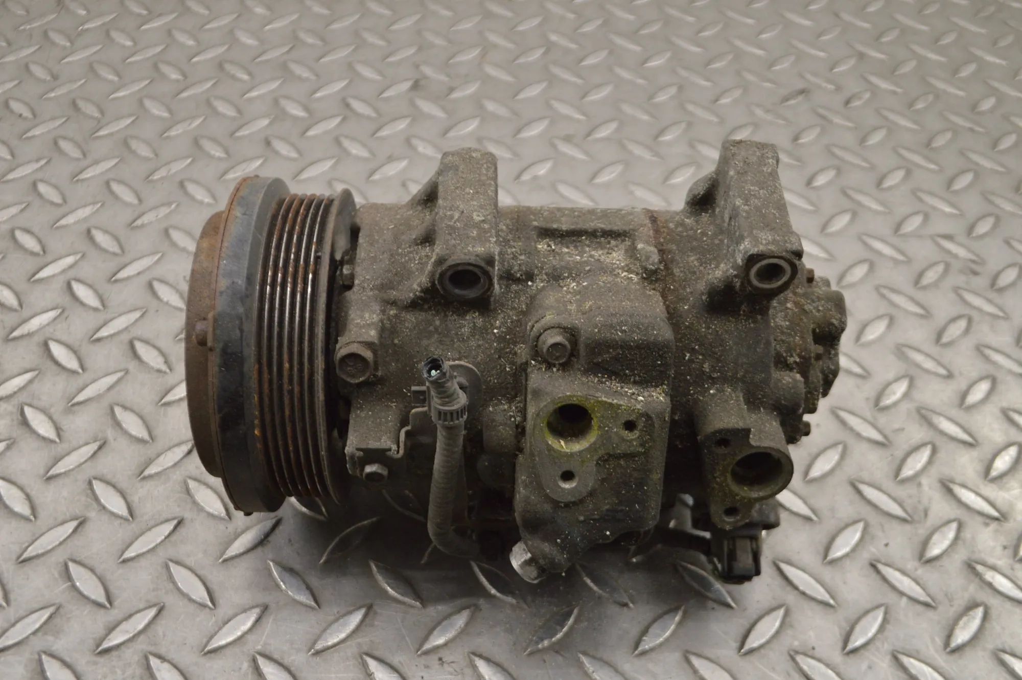 Toyota Corolla Air-conditioning compressor