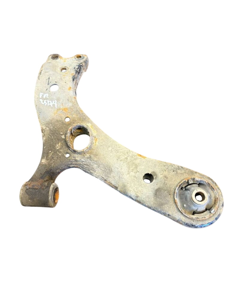 Toyota Verso Lower suspension control arm — front right Lower suspension control arm — front right — TO...