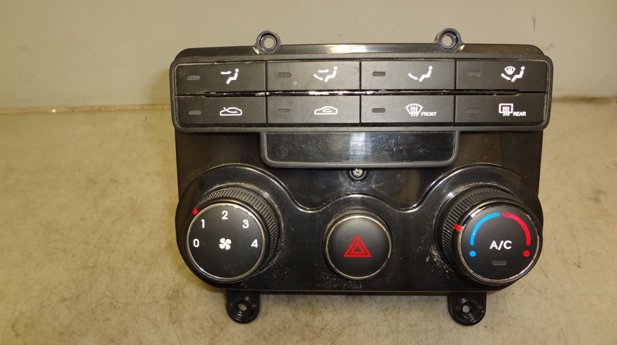 Hyundai i30 Heater control panel Heater control panel — HYUNDAI i30 I (FD) (2007...