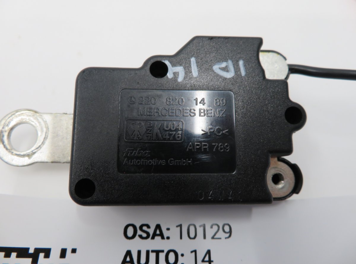 Mercedes-Benz C (W203) Antenna amplifier / control unit Antenna amplifier / control unit — MERCEDES-BEN...