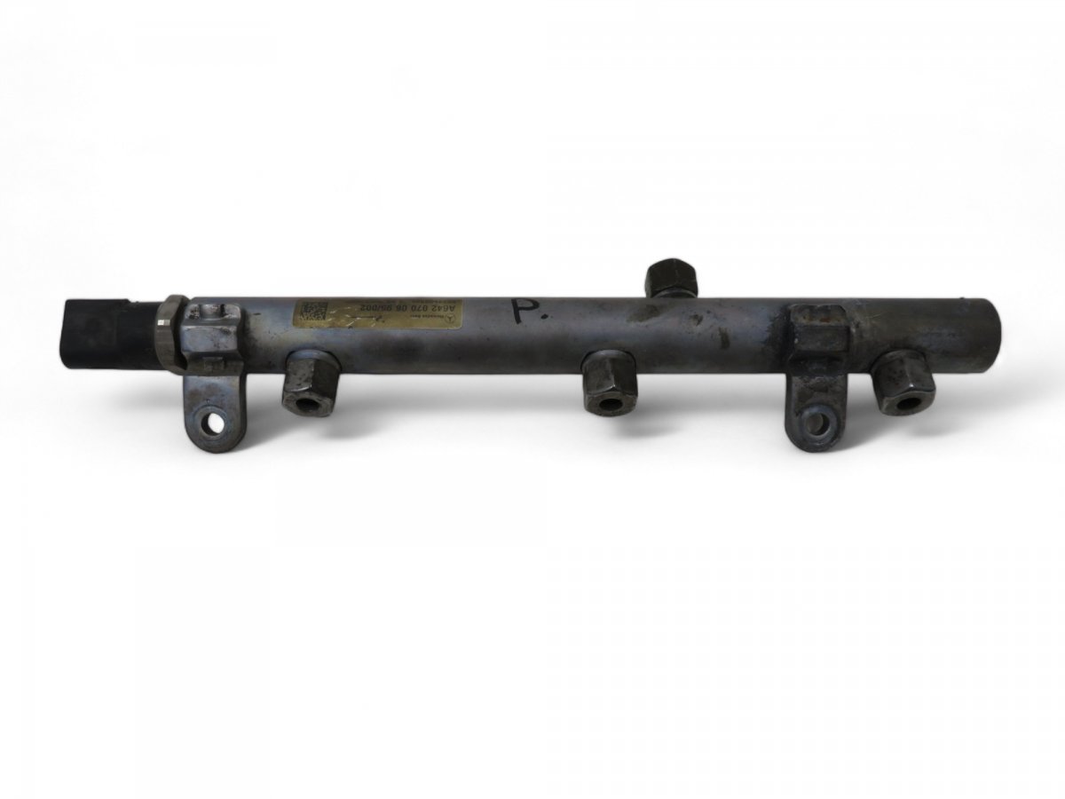 Mercedes-Benz A (W169) Fuel Distributor / fuel rail Fuel distributor / fuel rail — MERCEDES-BENZ R-...