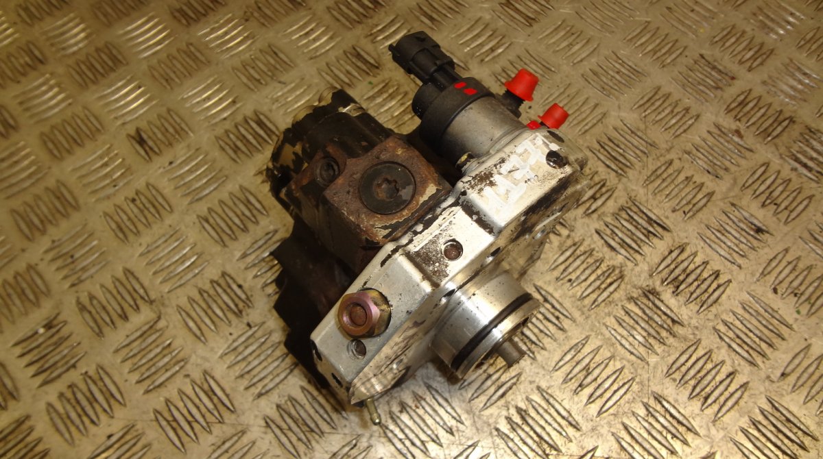 Volvo S80 Diesel fuel injection pump Diesel fuel injection pump — VOLVO S80 I (TS, X...