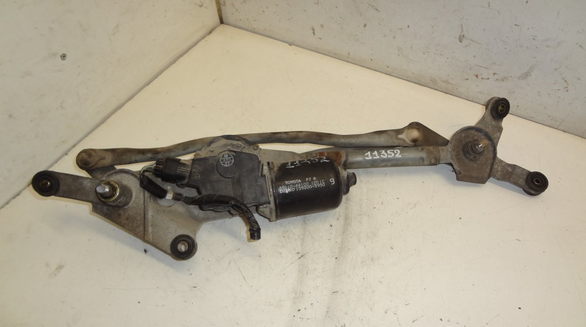 Toyota Avensis Verso Wiper linkage / mechanism