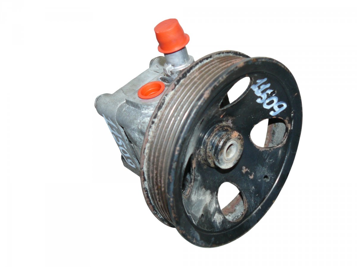 Volvo V70 Power-steering pump