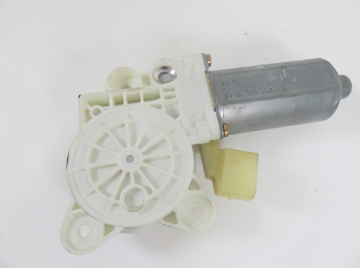 Mercedes-Benz C (W203) Window regulator motor — front left Window regulator motor — front left — MERCEDES-...