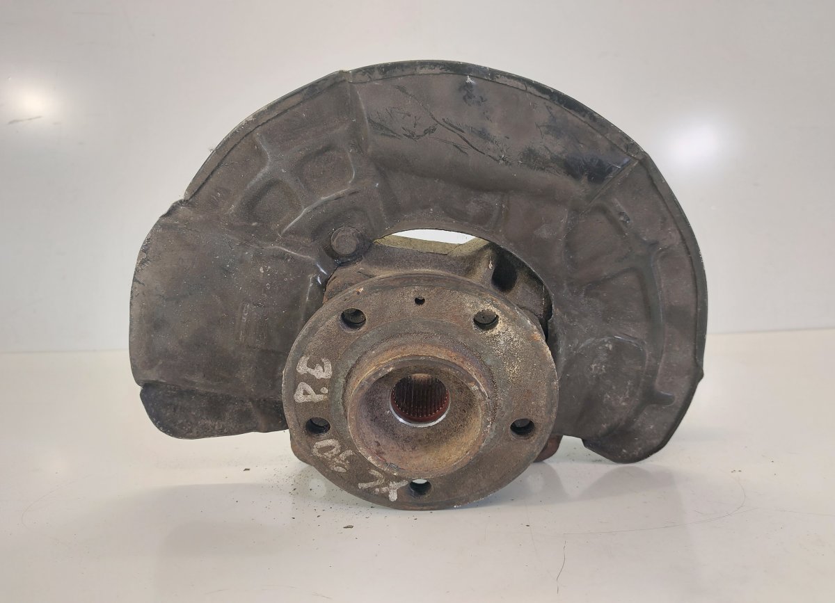 Volvo XC90 Wheel bearing housing — front right Wheel bearing housing — front right — VOLVO XC9...