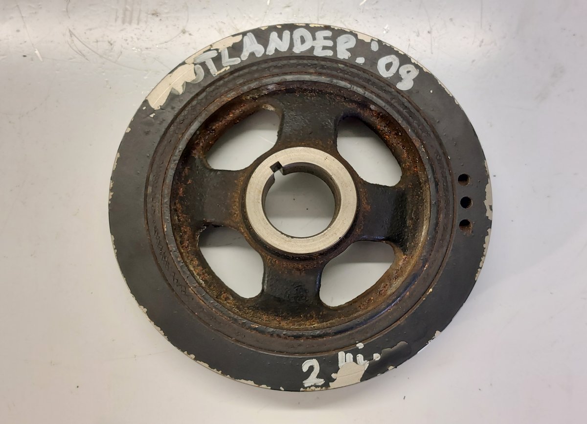 Mitsubishi Outlander Kampiakselin hihnapyörä Crankshaft pulley — MITSUBISHI OUTLANDER II (CW...