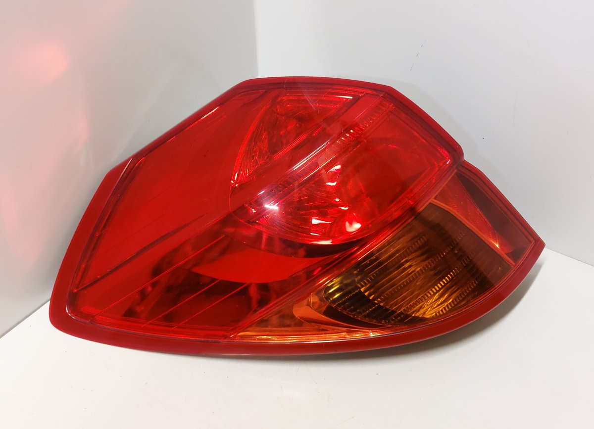 Subaru Legacy Left Rear Light Left rear light — SUBARU LEGACY IV / Outback (2...