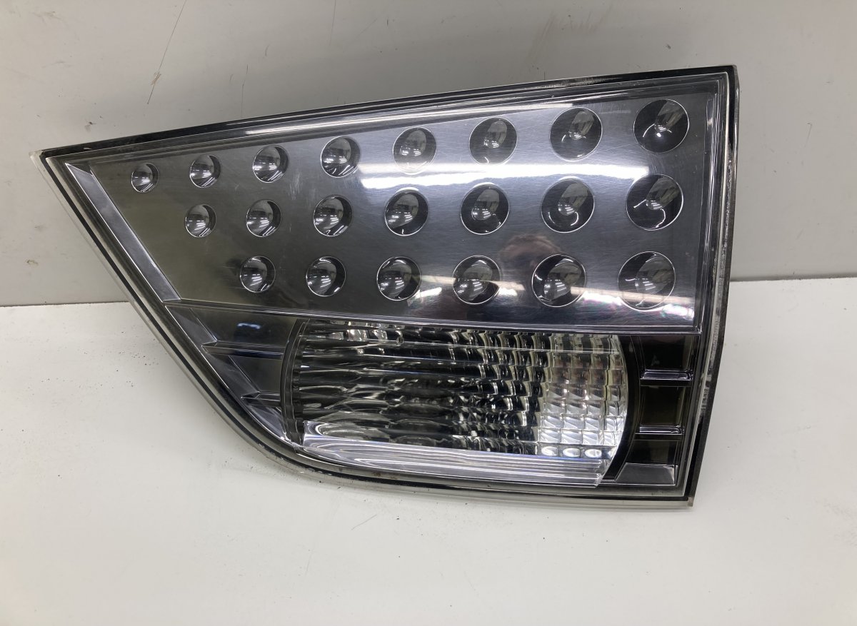 Mitsubishi Outlander Inner tail light — right Inner tail light — right — MITSUBISHI OUTLANDER...