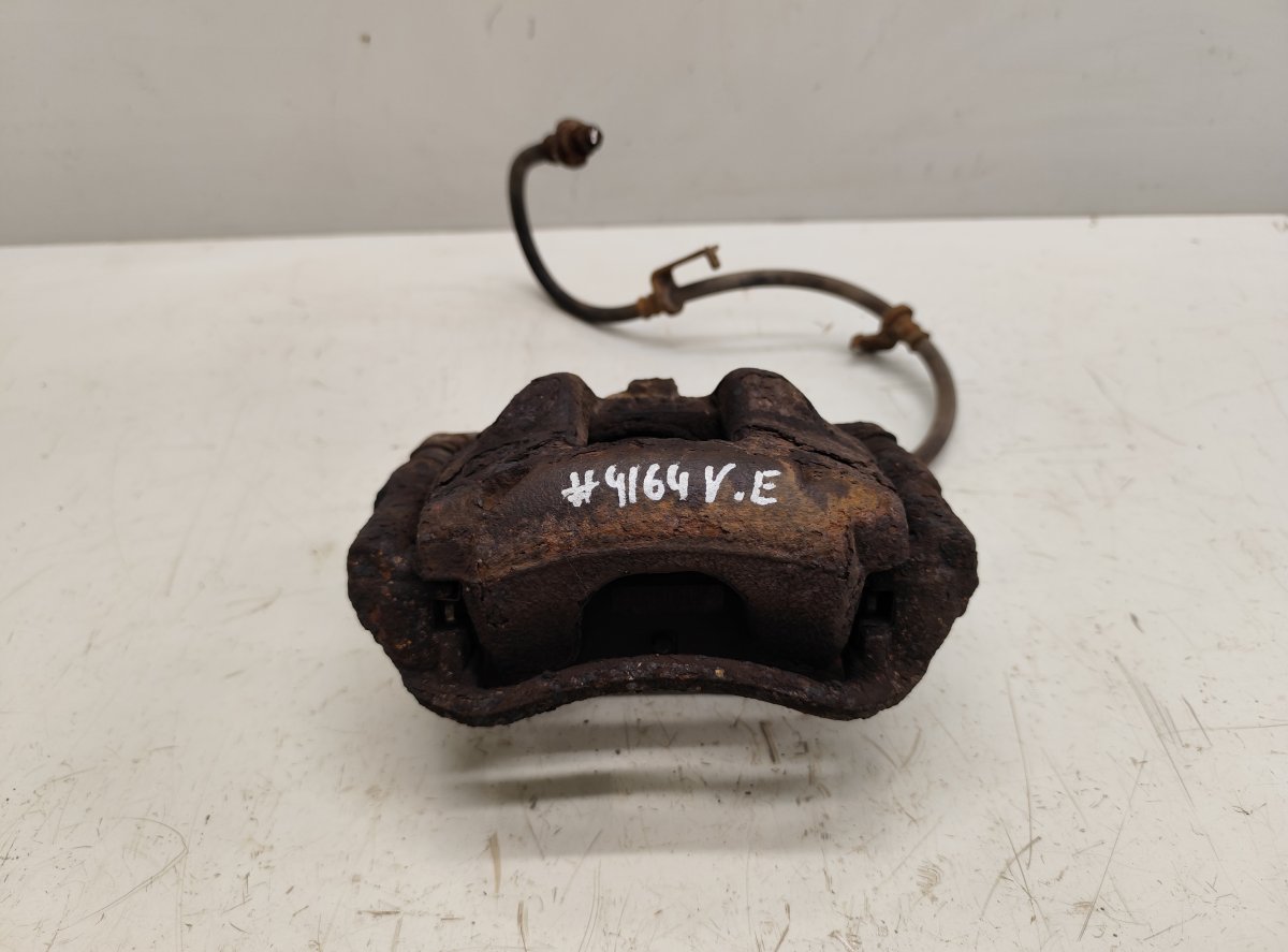 Toyota Auris Brake caliper — front left Brake caliper — front left — TOYOTA AURIS (_E18...
