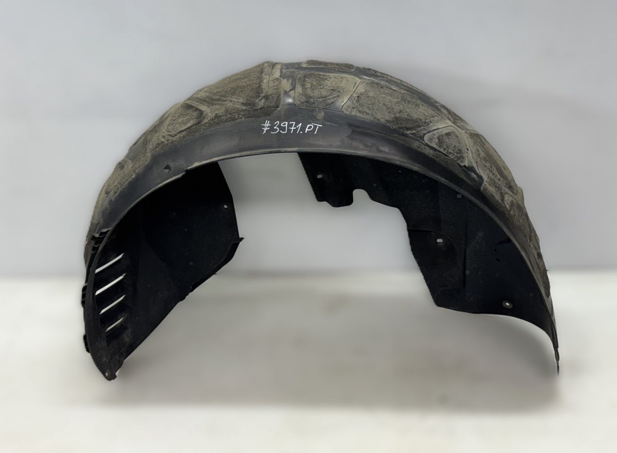 Chrysler 300 Rear right fender inner liner Rear right fender inner liner — CHRYSLER 300C I...