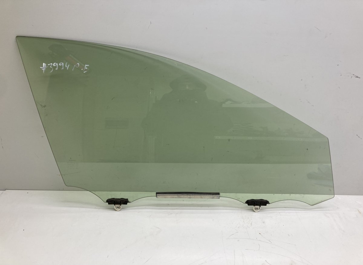 Toyota RAV4 (XA30) Door window glass — front right Door window glass — front right — TOYOTA RAV 4 ...
