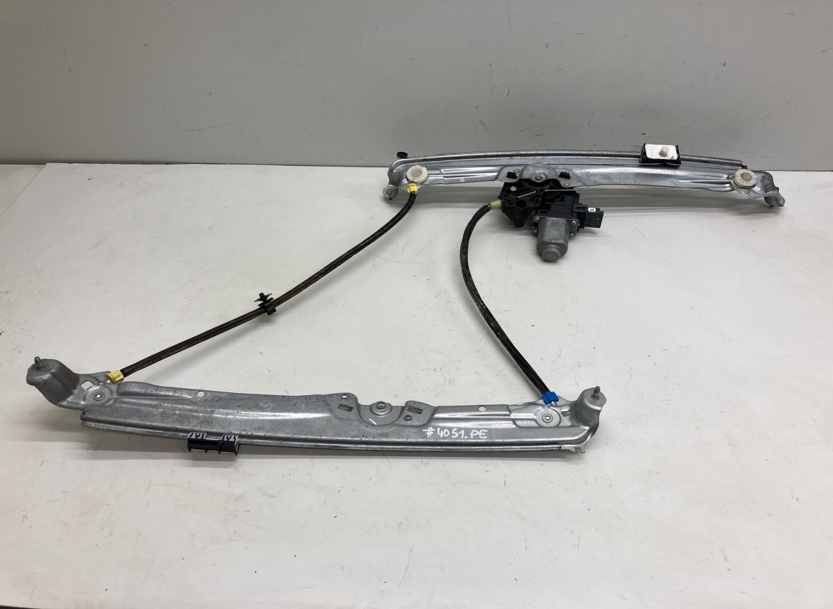 Renault Espace Front right window regulator mechanism Front right window regulator mechanism — RENAUL...