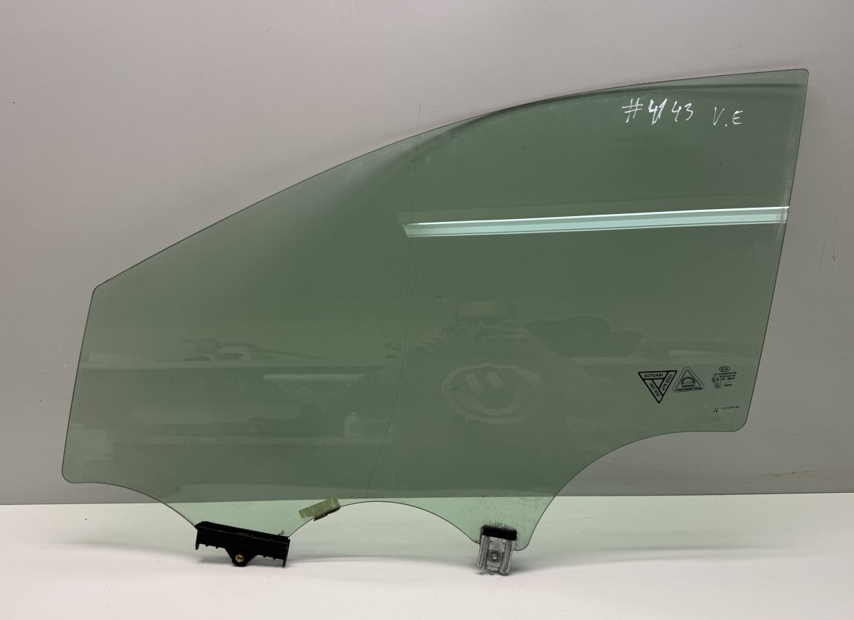 Kia Sportage Door window glass — front left Door window glass — front left — KIA SPORTAGE I...