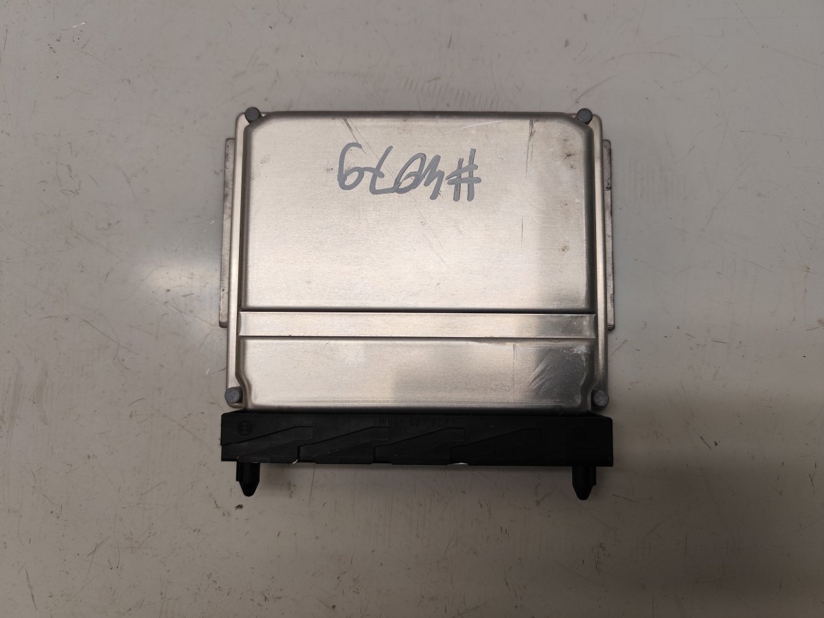 Volvo V70 Engine control unit (ECU) Engine control unit (ECU) — VOLVO V70 II / XC70...
