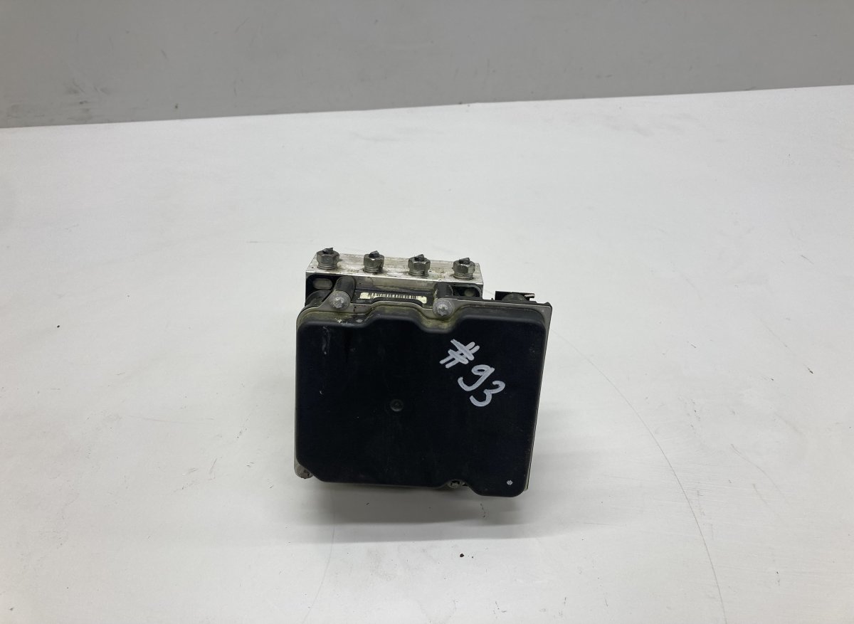 Subaru Forester ABS hydraulic unit / pump ABS hydraulic unit / pump — SUBARU FORESTER (SH...