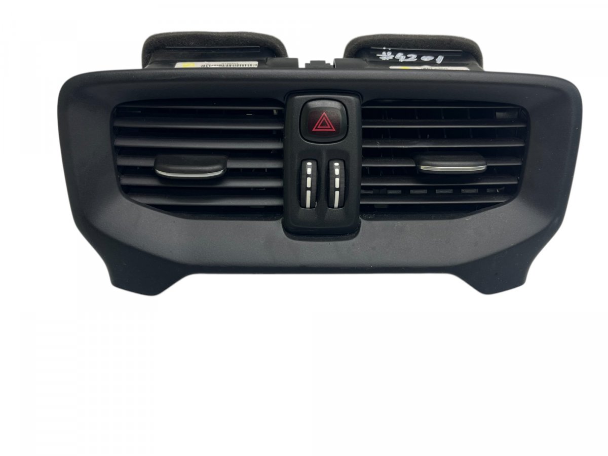 Volvo V40 Centre air vent — front Centre air vent — front — VOLVO V40 (2012-2019)...