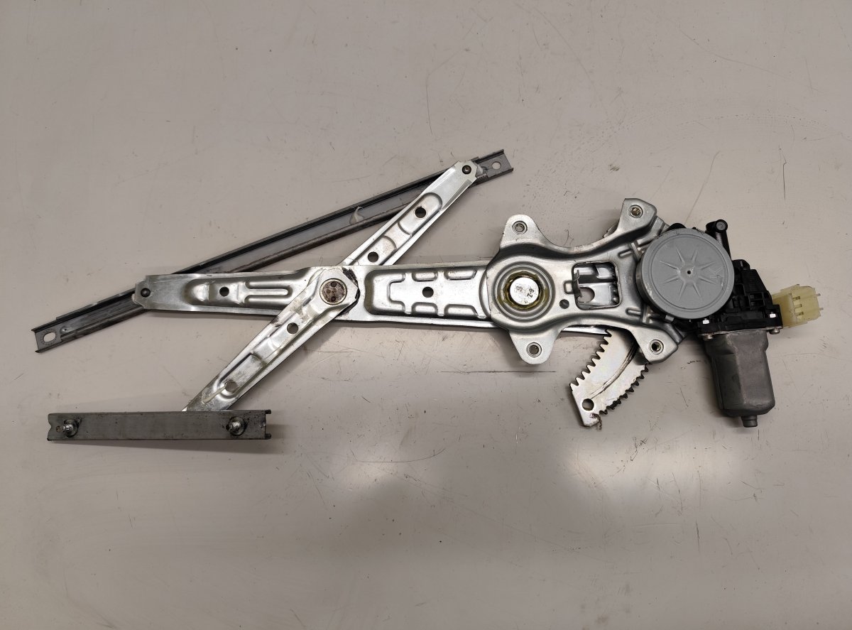 Renault Koleos Rear right window regulator mechanism Rear right window regulator mechanism — RENAULT...