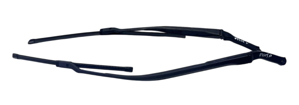 Maserati Quattroporte Windscreen wiper arm — right Windscreen wiper arm — right — MASERATI QUATTRO...