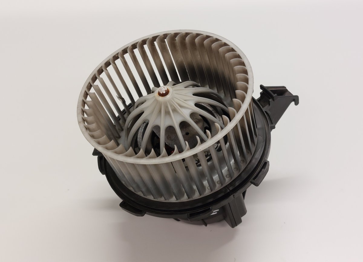 Audi Q5 (8R) Heater Blower Motor Heater blower motor — AUDI Q5 (8R) (2008-2016) ...