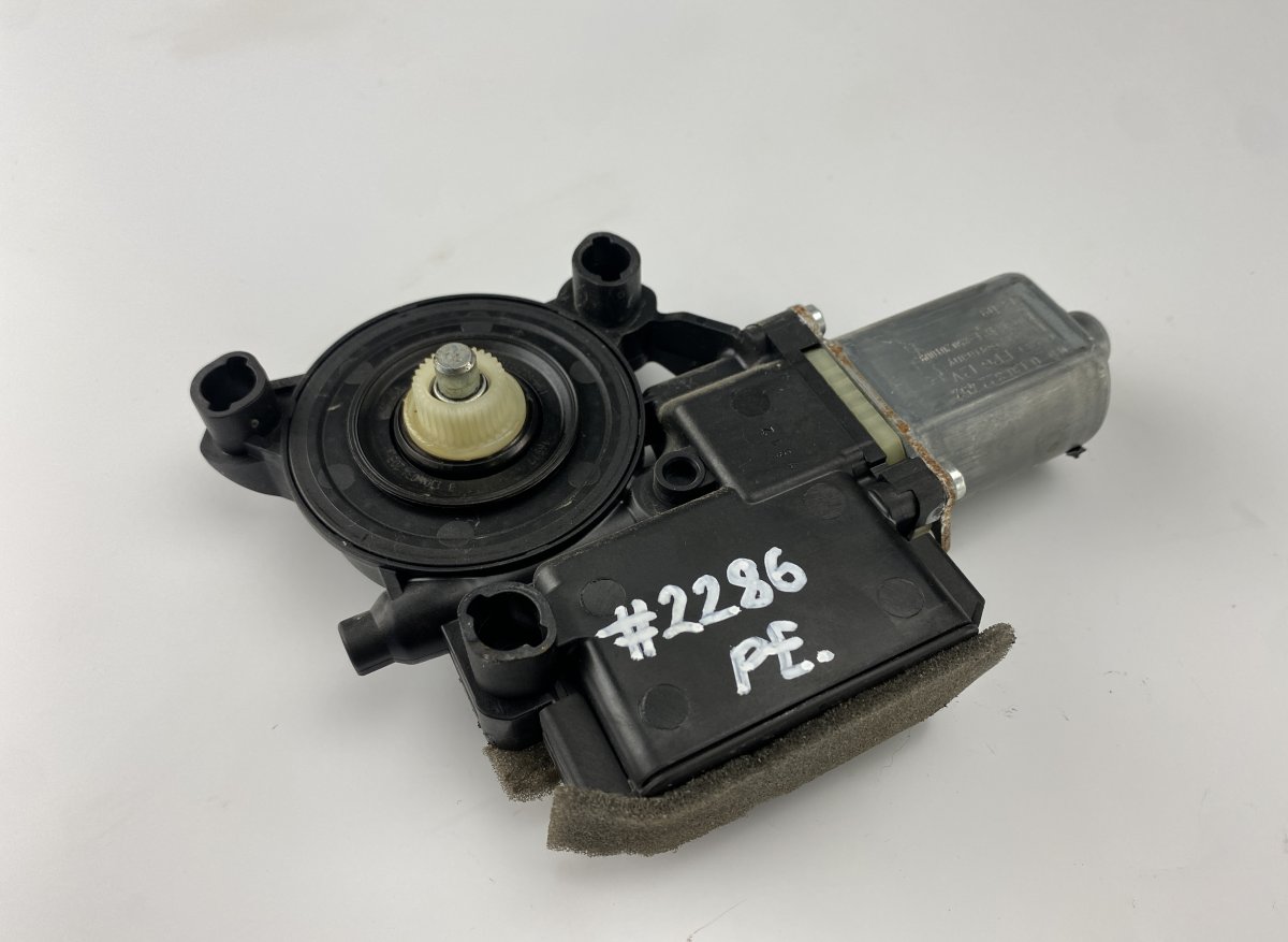 Volkswagen Transporter (T5, Caravelle, Multivan) Window regulator motor — front right Window regulator motor — front right — VW TRANS...